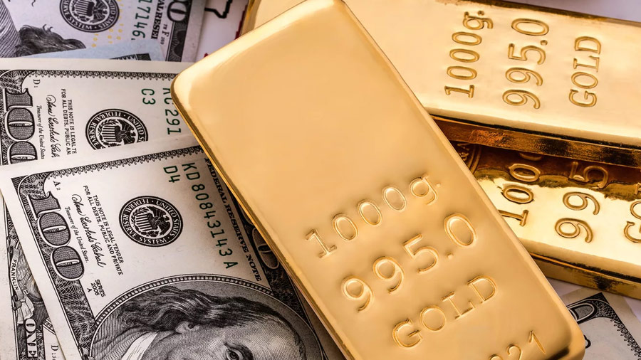Золото прибавляет в цене благодаря спросу на более надежные активы